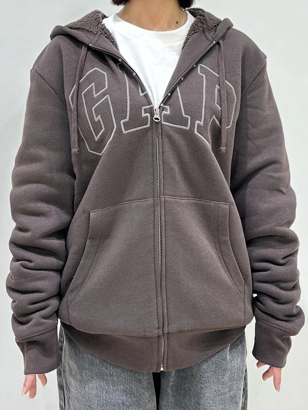 オススメ】Gapロゴ 裏ボア ジップアップパーカーのスタイリング | Gap