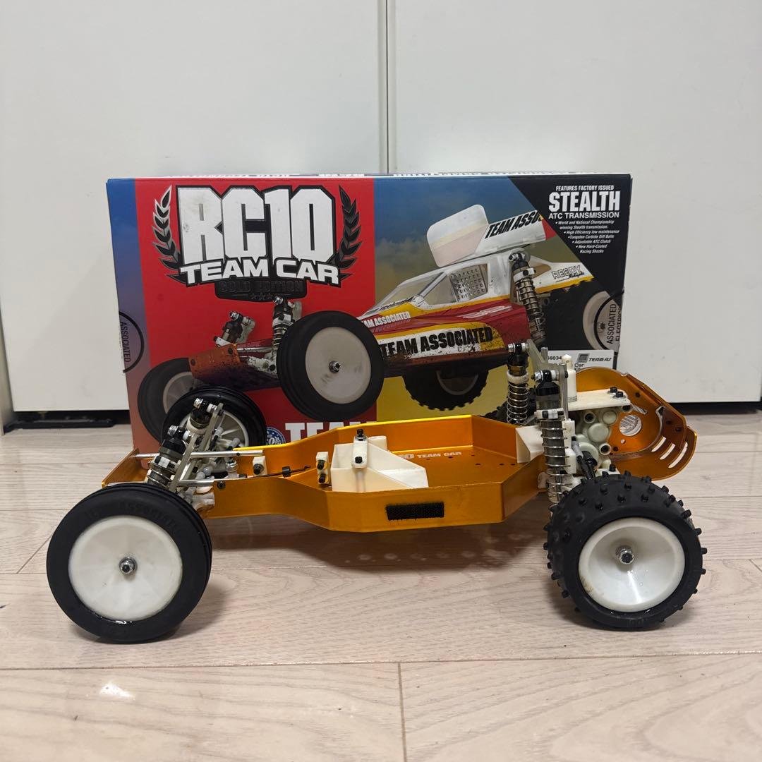 アソシ Associated RC10 team car